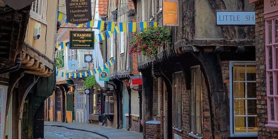 DÍA 4 · LIVERPOOL – YORK CON CREAM TEA