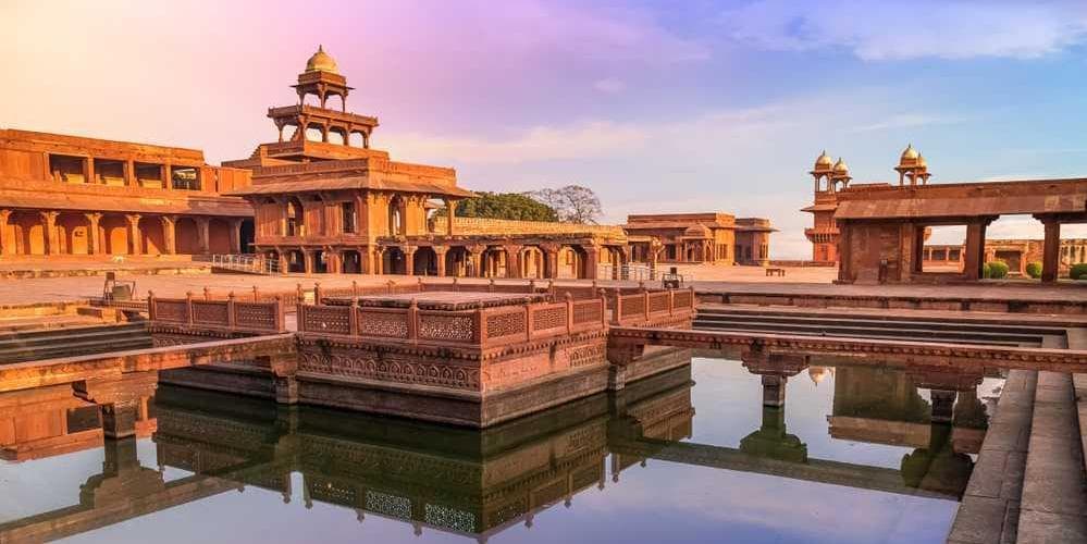 Day 4: Drive from Agra to Jaipur (Appx. 150 miles/5 Hrs)