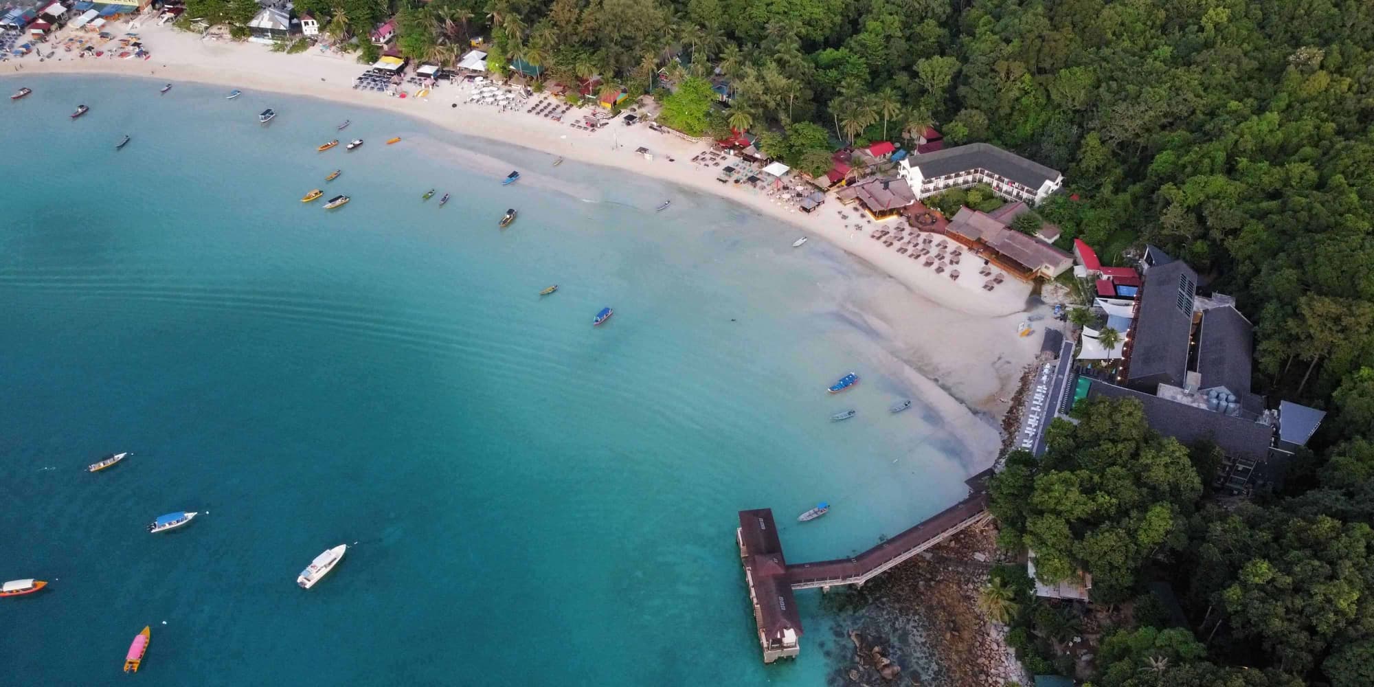 DAY 2: SNORKELING WITH TURTLES AND CORAL REEFS