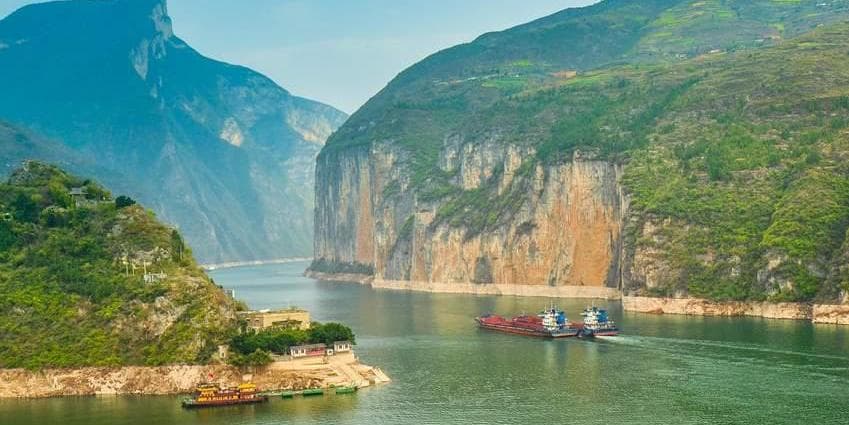 DAY 8 • YANGTZE GORGE CRUISE