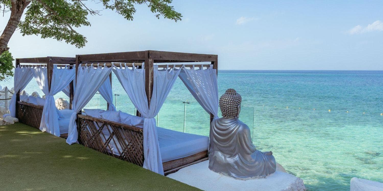 Dia 2. Cartagena - Passe o dia no Bora Bora Beach Club VIP