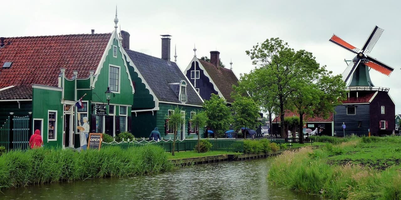 2º Giorno – AMSTERDAM - ZAANSE SCHANS - VOLENDAM - AMSTERDAM