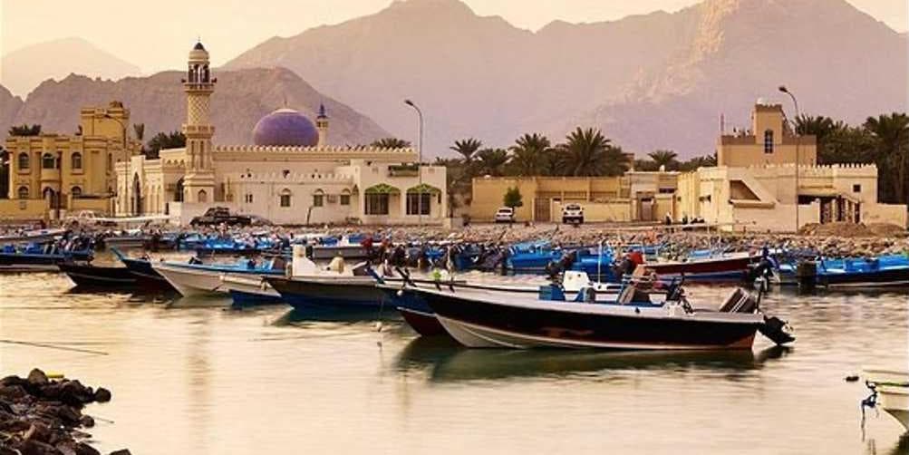 DAY 01: ARRIVE IN KHASAB – FJORDS CRUISE 