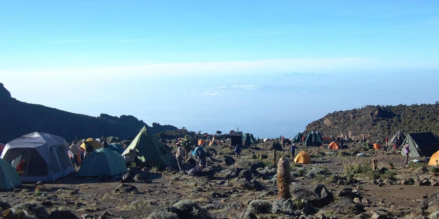 Day 4: Camp Shira (3.840 m) - Camp Barranco (3.950 m)