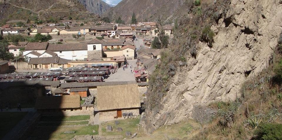 10° giorno: CUSCO / CHINCHERO / VALLE SACRA / AGUAS CALIENTES
