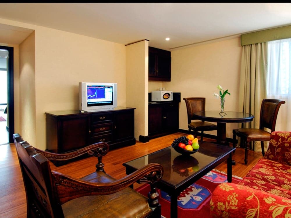 Arabian Courtyard Hotel & Spa, Living area