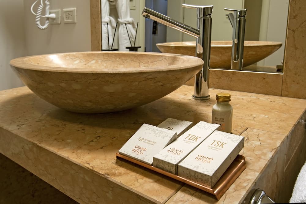 Grand Brizo Buenos Aires, Lavabo en el cuarto de baño