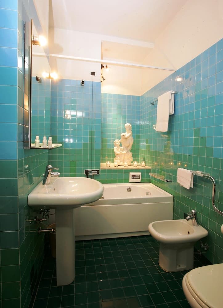 Grand Hotel Panoramic 4*, Bathroom