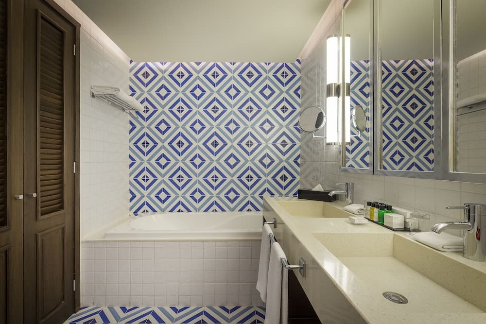 Ocean Riviera Paradise All Inclusive, Bathroom