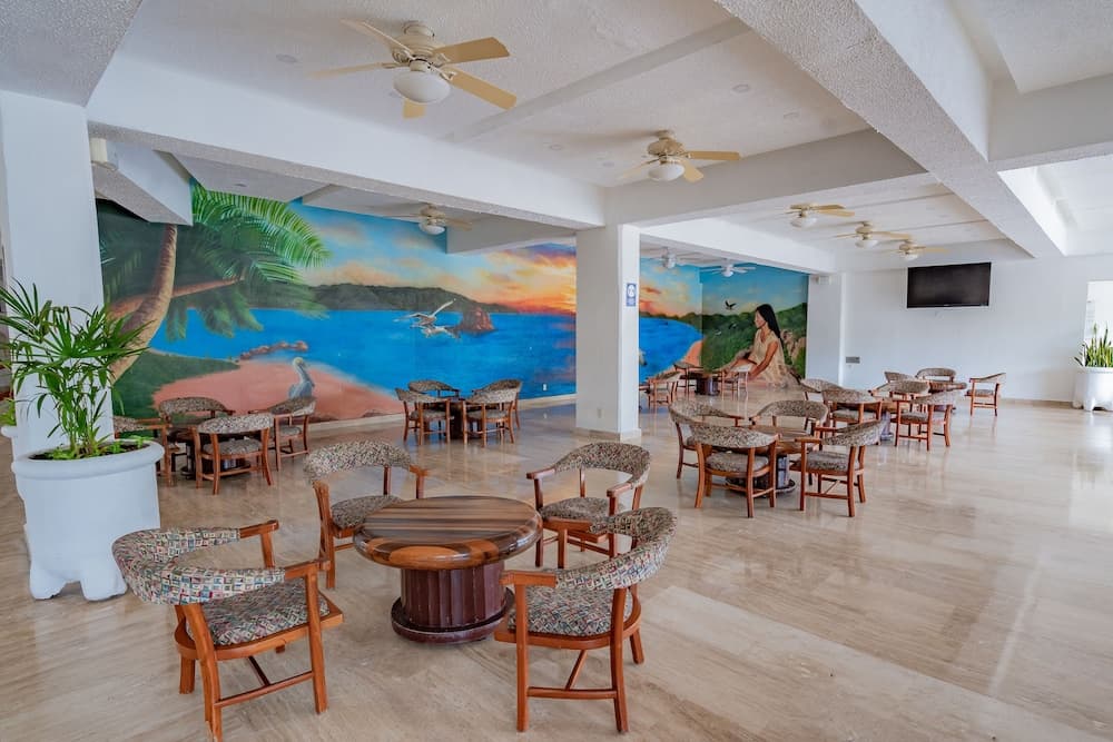 *Playa Suites, Reception