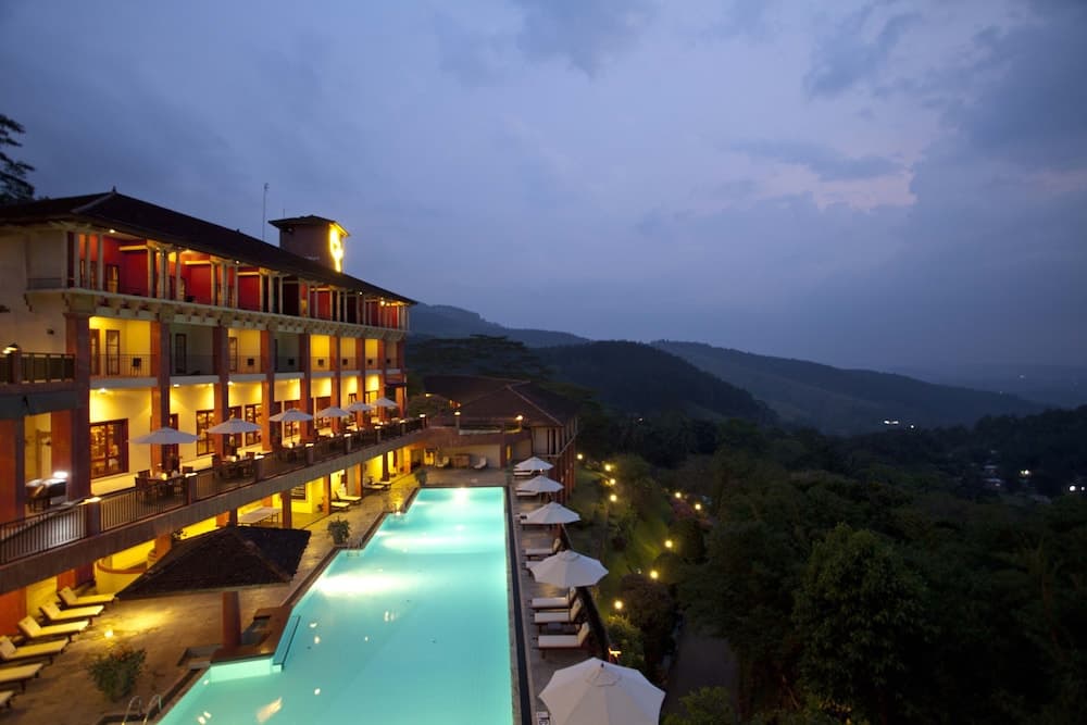 Amaya Hills Kandy 4*, Pool
