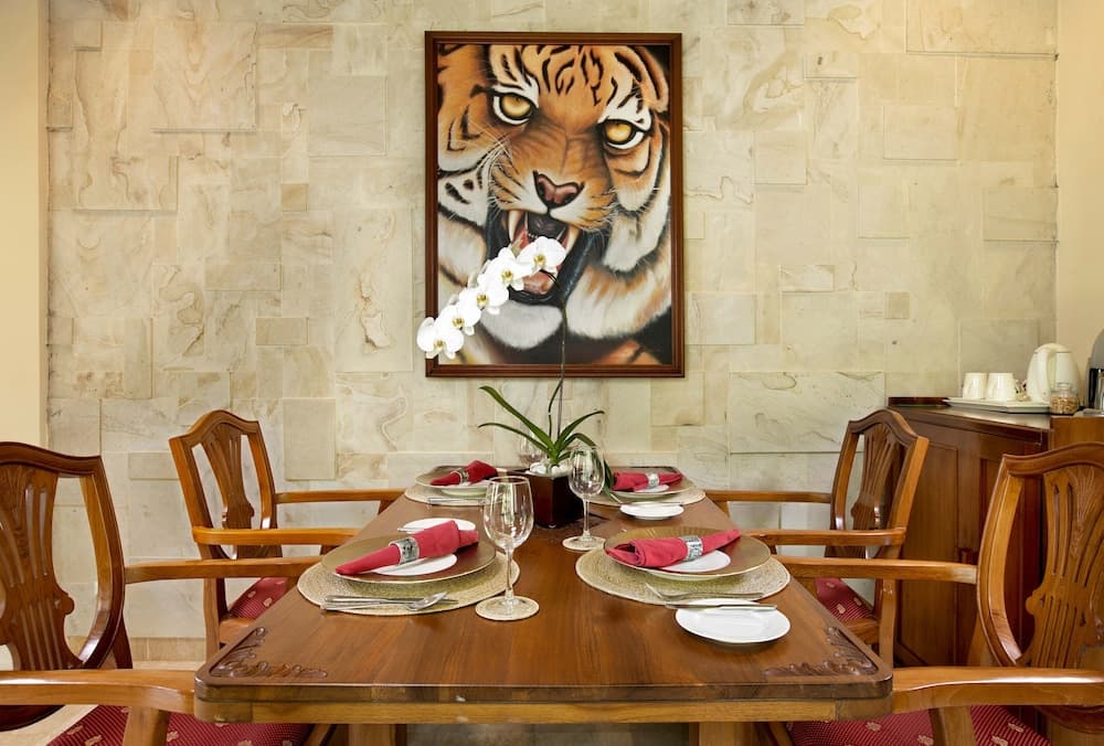 Ayung Resort Ubud 5*, In-room dining