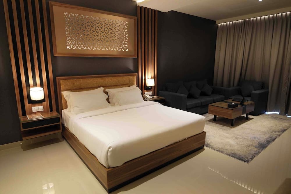 The Plaza Hotel and Resort, Room