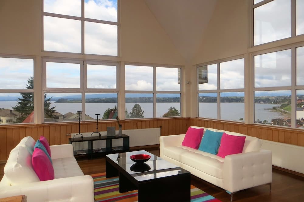 Park Inn by Radisson Puerto Varas, Bar