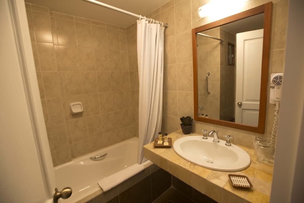 Tierra Viva Cusco Centro, Bathroom