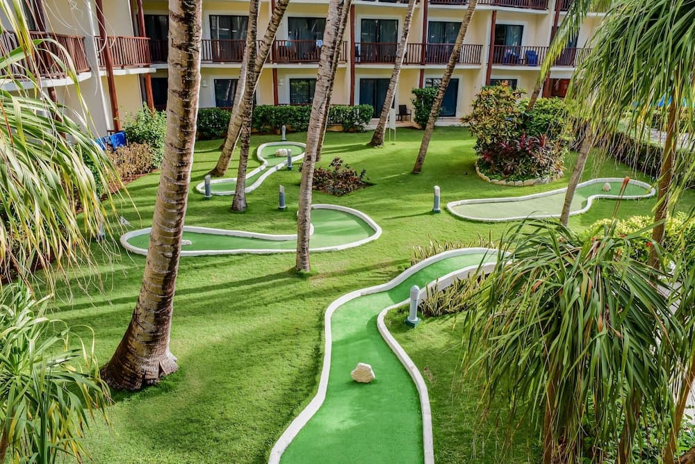 The Reef Coco Beach Resort & Spa- Optional All Inclusive, Mini-golf
