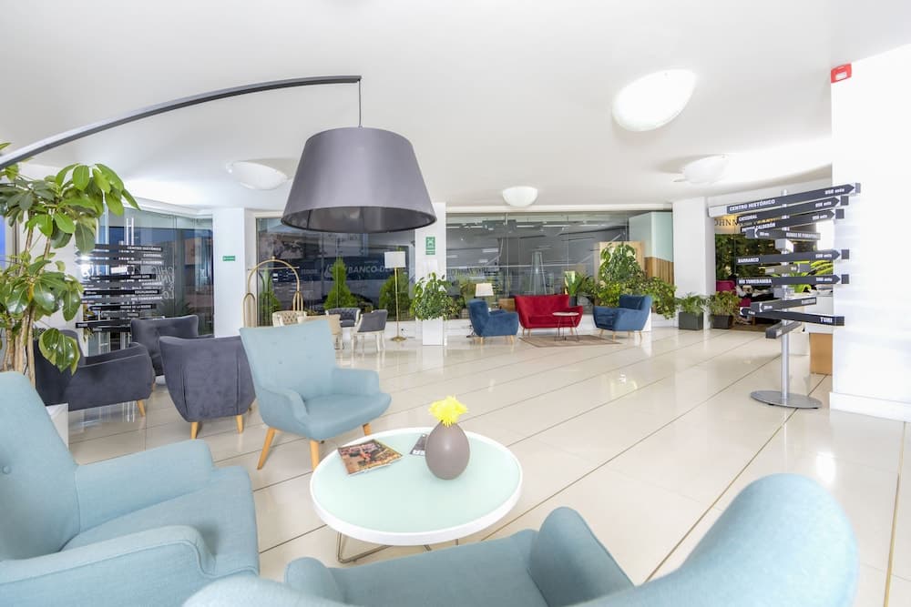 TRYP BY WYNDHAM CUENCA ZAHIR, Lobby Sitting Area