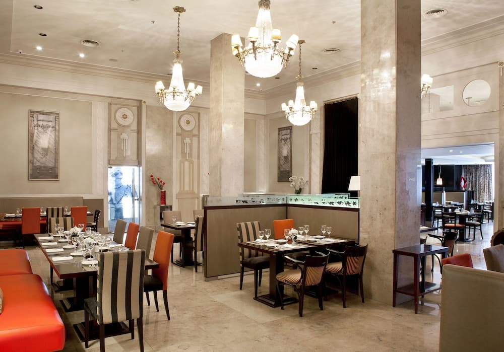 Savoy Hotel, Restaurante