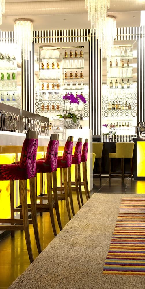 DoubleTree by Hilton Cape Town - Upper Eastside, Bar (on property)