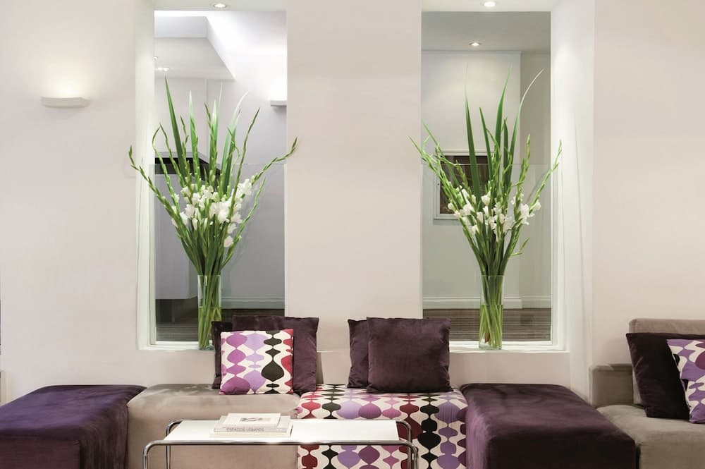 RH Rochester Concept, Lobby