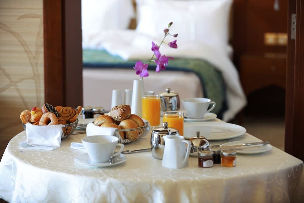 Crowne Plaza Jordan Dead Sea Resort & Spa, an IHG Hotel, Room Amenity