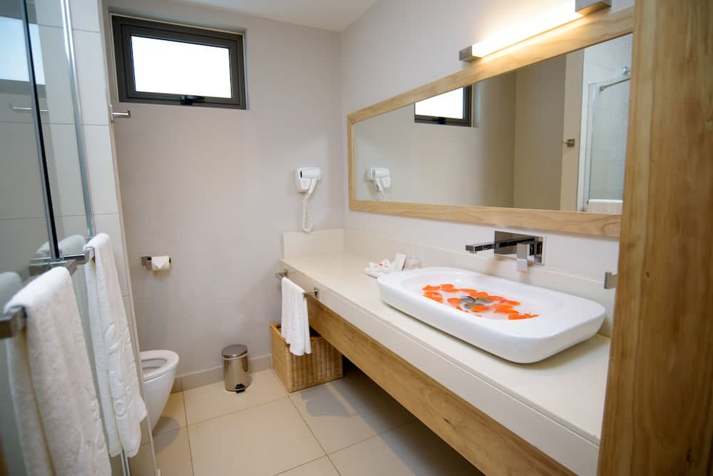 Anelia Resort & Spa, Bathroom