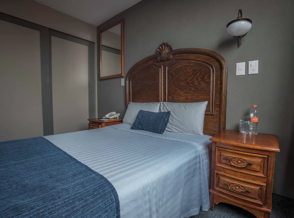 *Hotel Canadá, Room