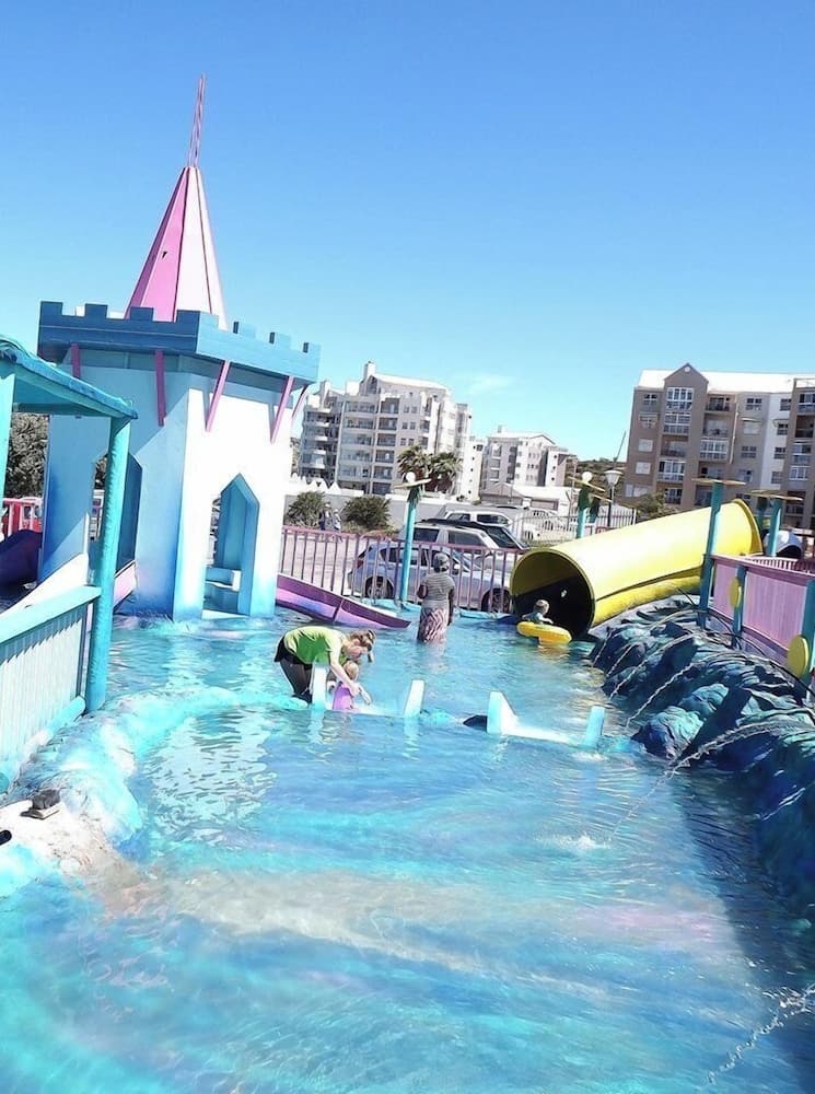 Diaz Hotel & Resort, Surfing/boogie boarding