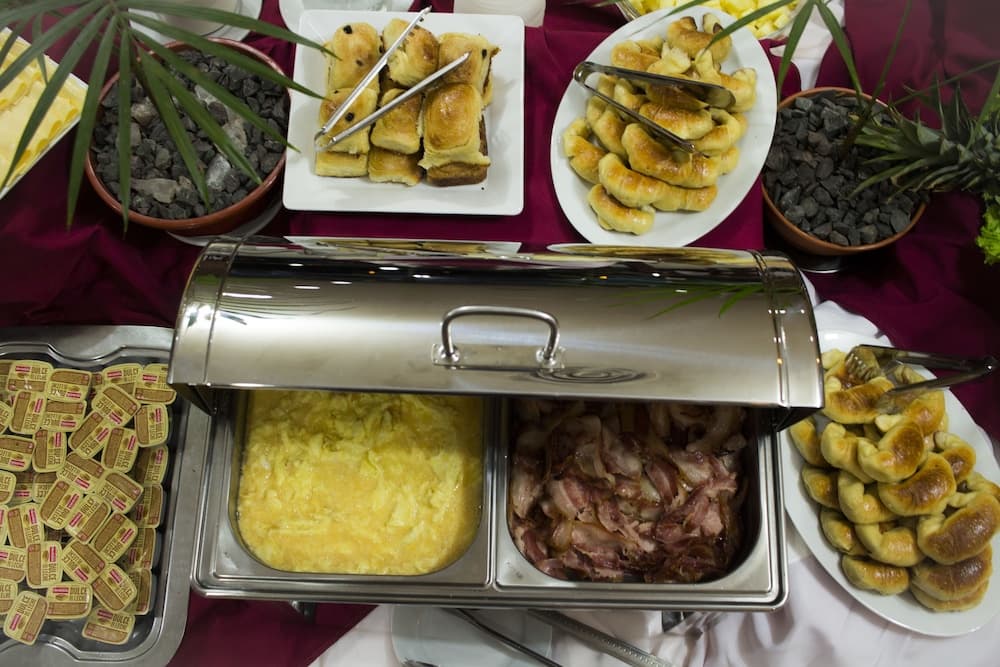 Hotel El Libertador, Food and drink