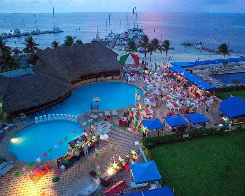 Aquamarina Beach Hotel Cancun, 