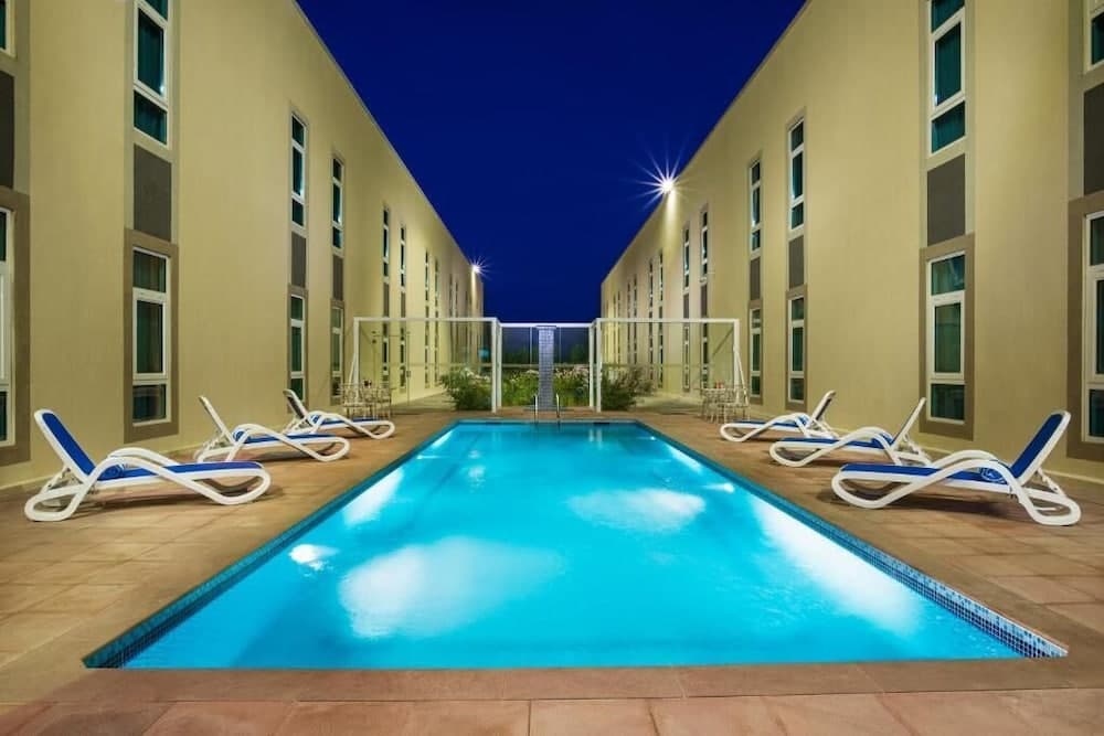 City Hotel Duqm, Pool