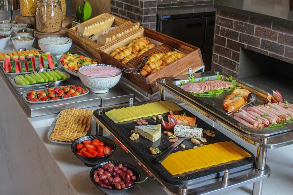 aha The Rex Hotel, Restaurant