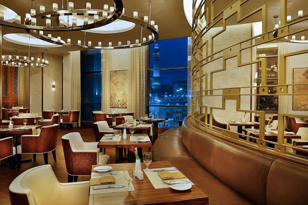 Conrad Makkah, Restaurant