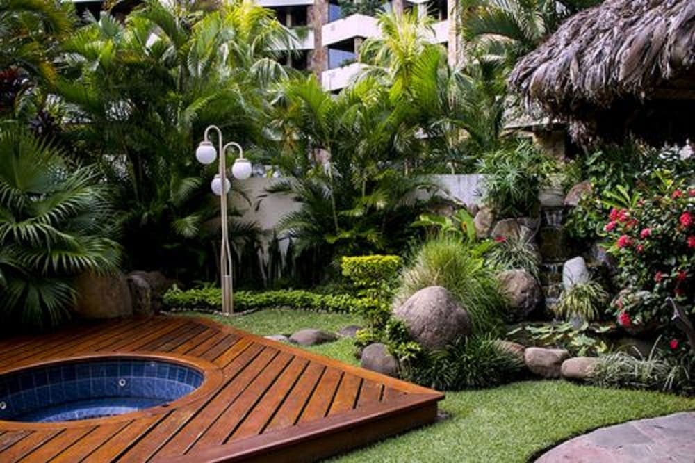 Apart Hotel Toborochi, Outdoor spa tub