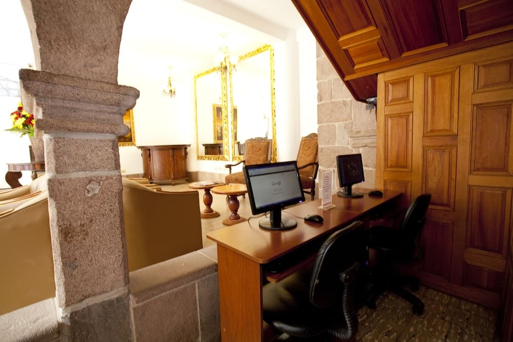 Terra Andina Colonial Mansion, Business center