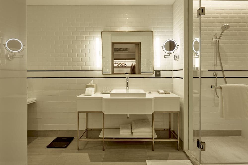 Montien Hotel Surawong Bangkok, Bathroom sink