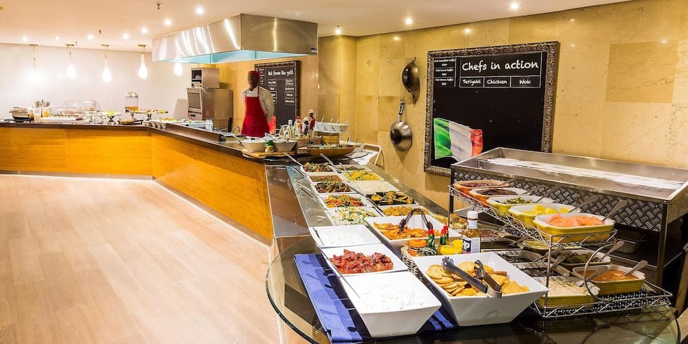 Cresta Grande Cape Town, Breakfast buffet