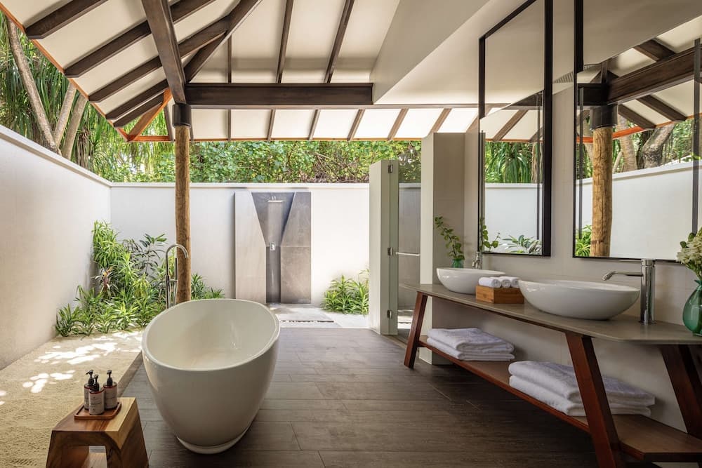 NH Collection Maldives Havodda Resort 2025 - GATTINONI, Bathroom