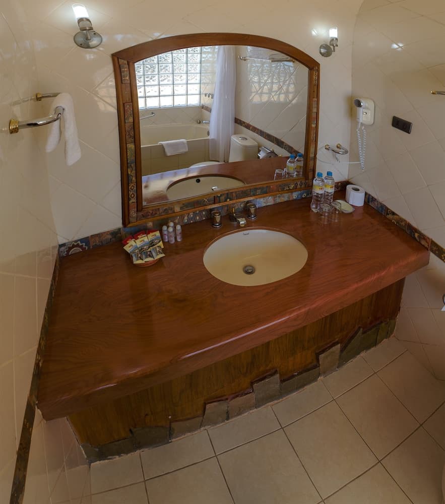 Taypikala Hotel Lago, Bathroom