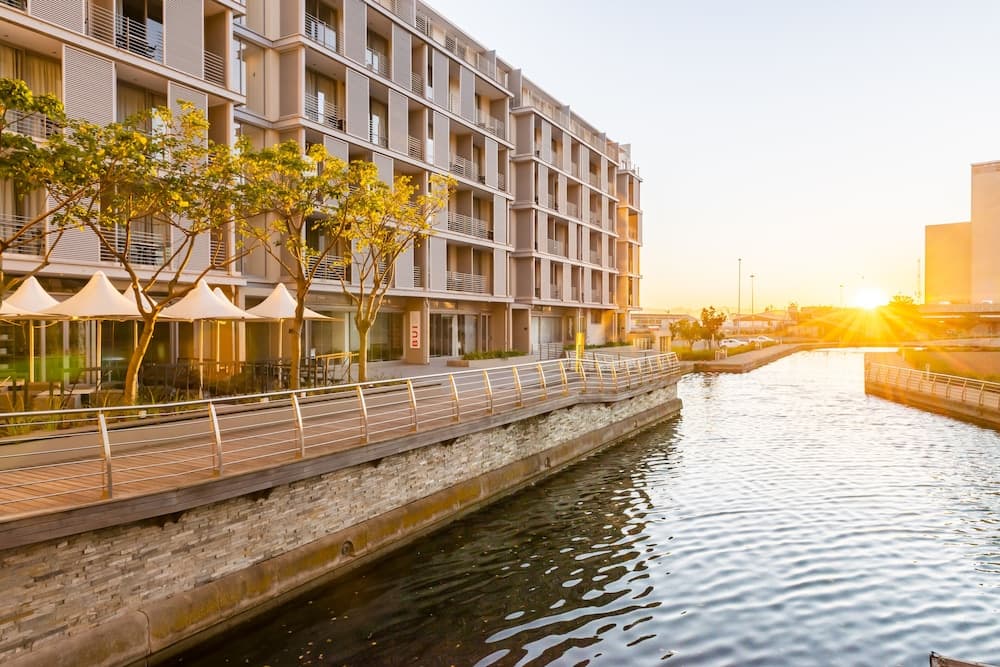 aha Harbour Bridge Hotel & Suites, Restaurant