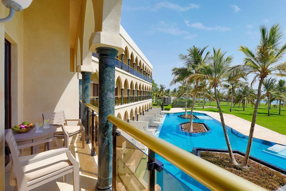Al Bustan Palace, a Ritz-Carlton Hotel, Pool