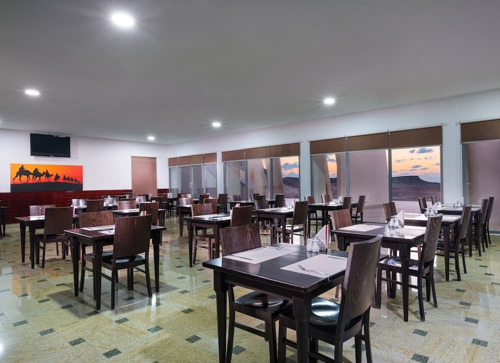 Ras Al Jinz Turtle Reserve, Dining