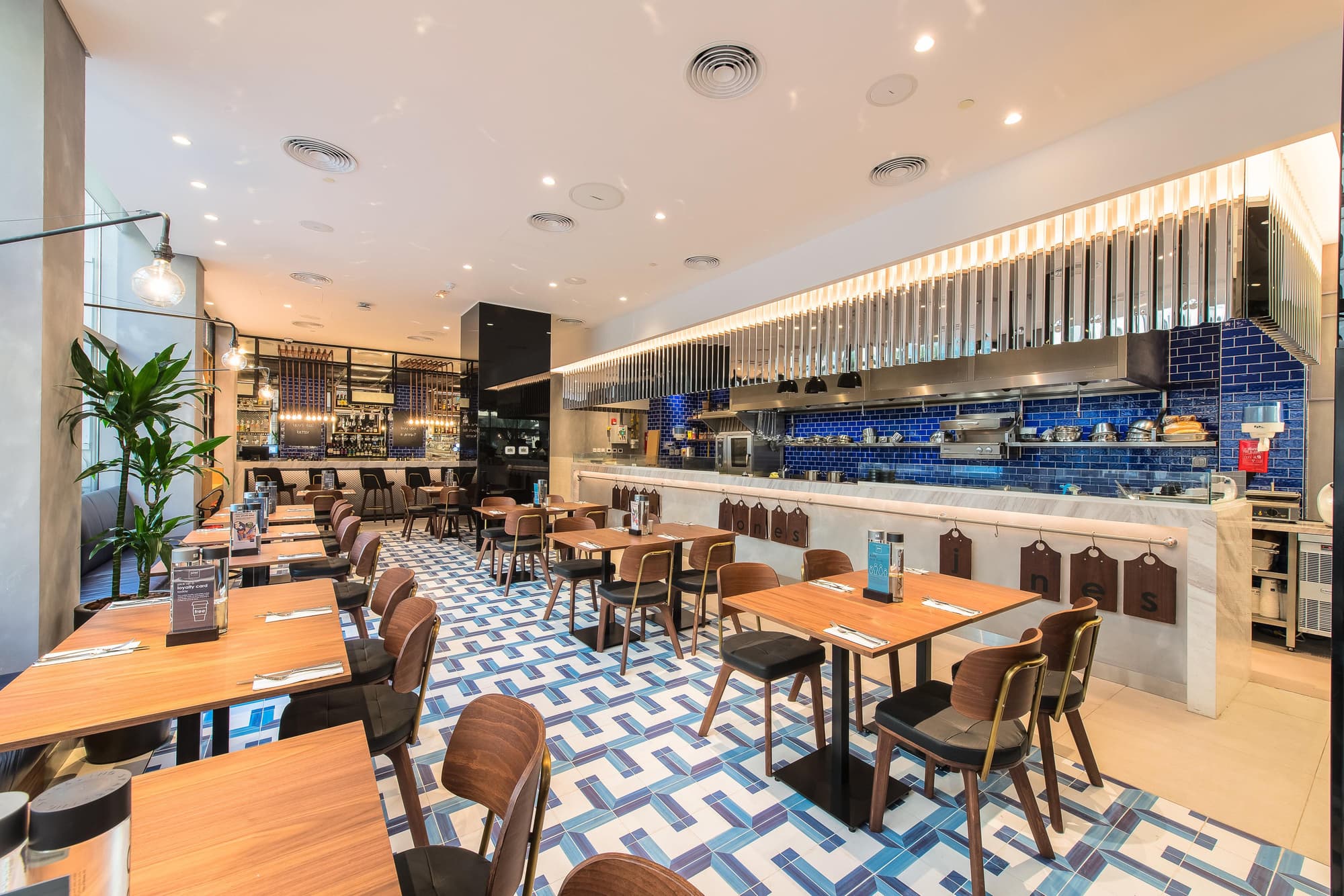 Copthorne Downtown Abu Dhabi , Restaurant