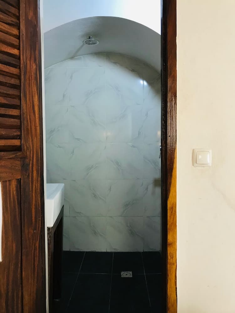 Café Central - Pousada, Chuveiro