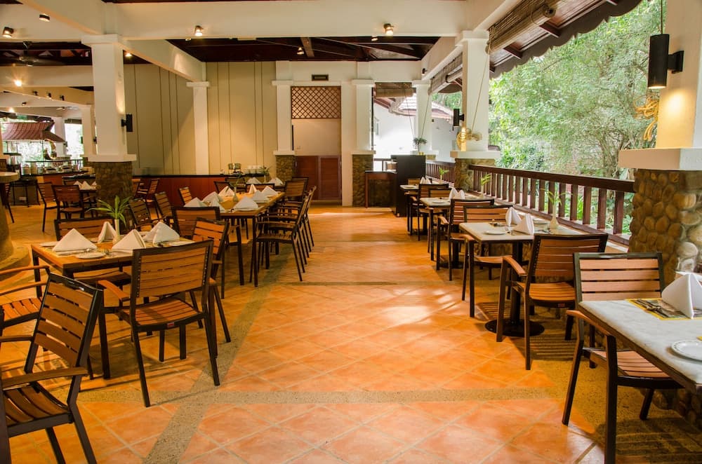 Mutiara Taman Negara, Restaurant