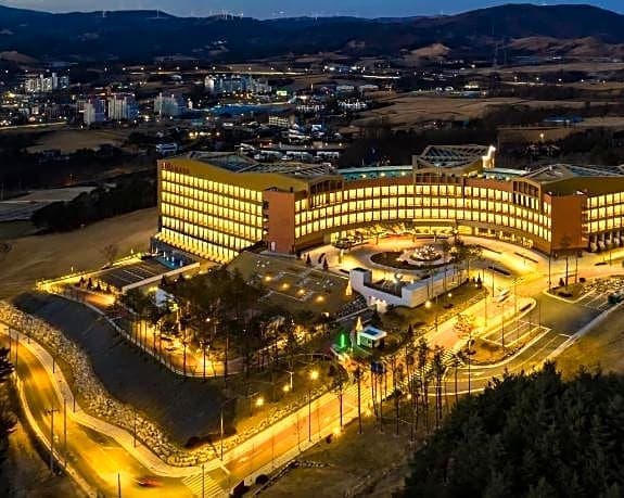 Ramada Hotel & Suites Gangwon PyeongChang, 