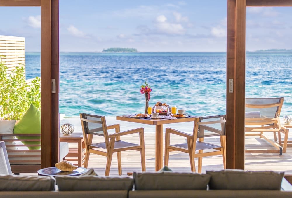 Hurawalhi Island Resort, In-room dining