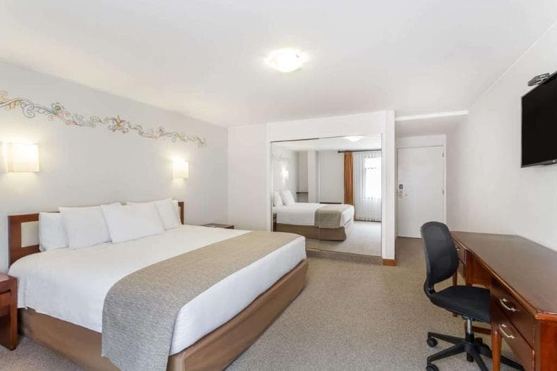 Costa del Sol Ramada Cusco, GEN