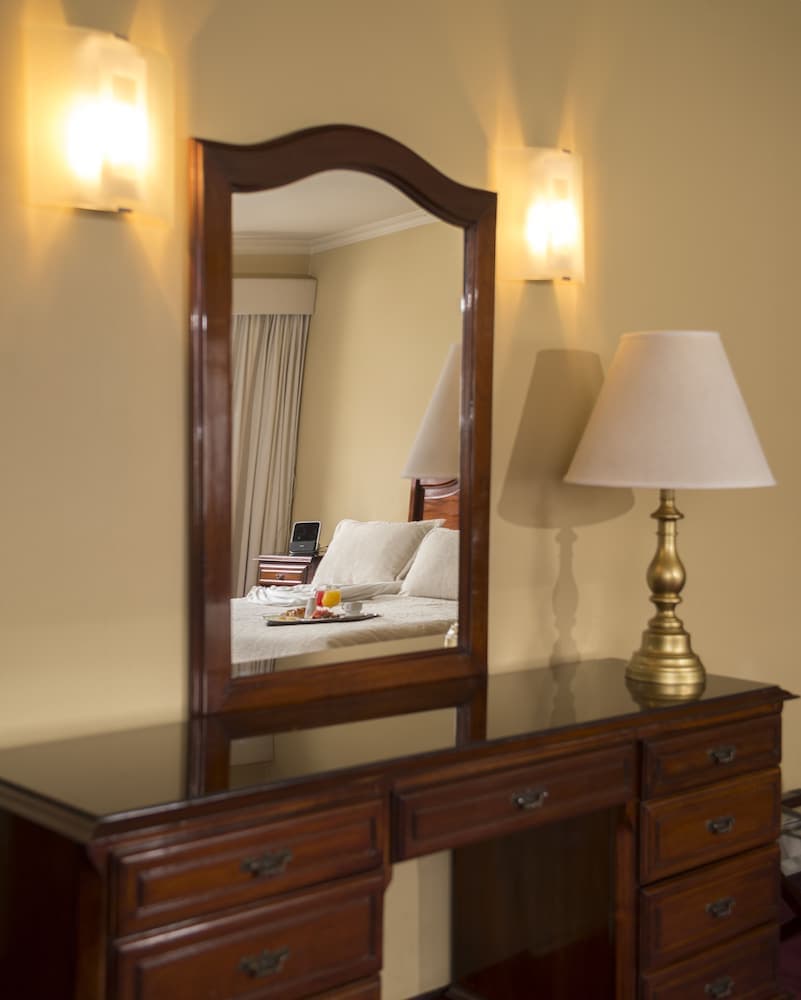 Rey Palace Hotel, Room