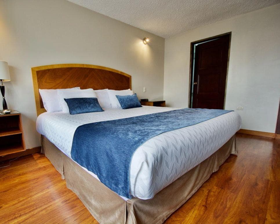 HOTEL SANTA MÓNICA , 